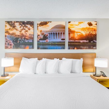Days Inn By Wyndham Charlottesville/University Area Esterno foto