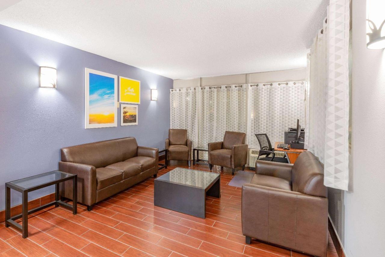 Days Inn By Wyndham Charlottesville/University Area Esterno foto