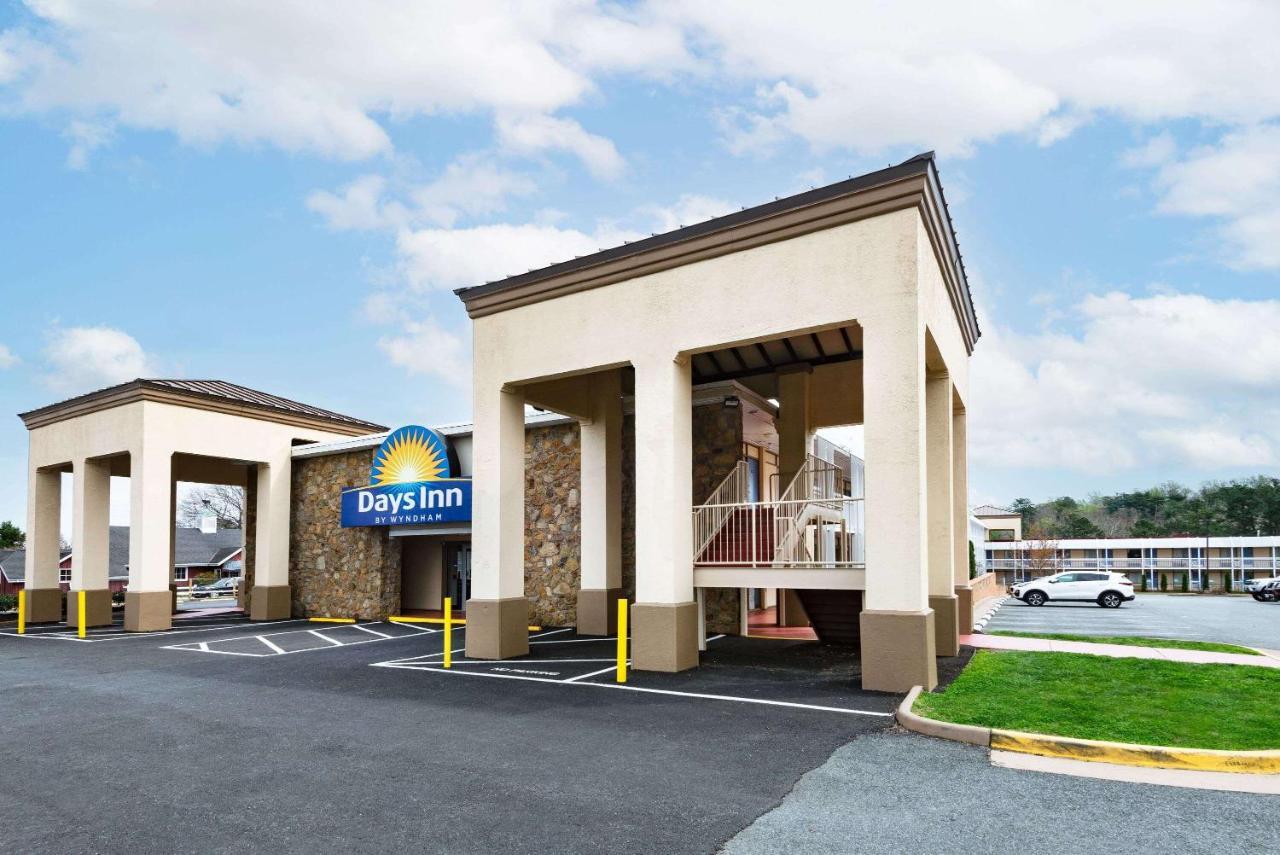 Days Inn By Wyndham Charlottesville/University Area Esterno foto