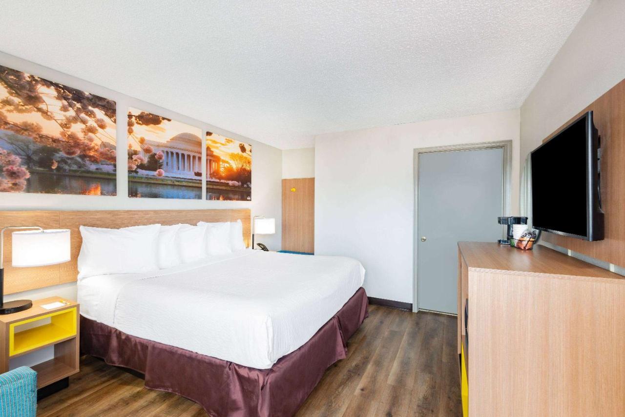Days Inn By Wyndham Charlottesville/University Area Esterno foto