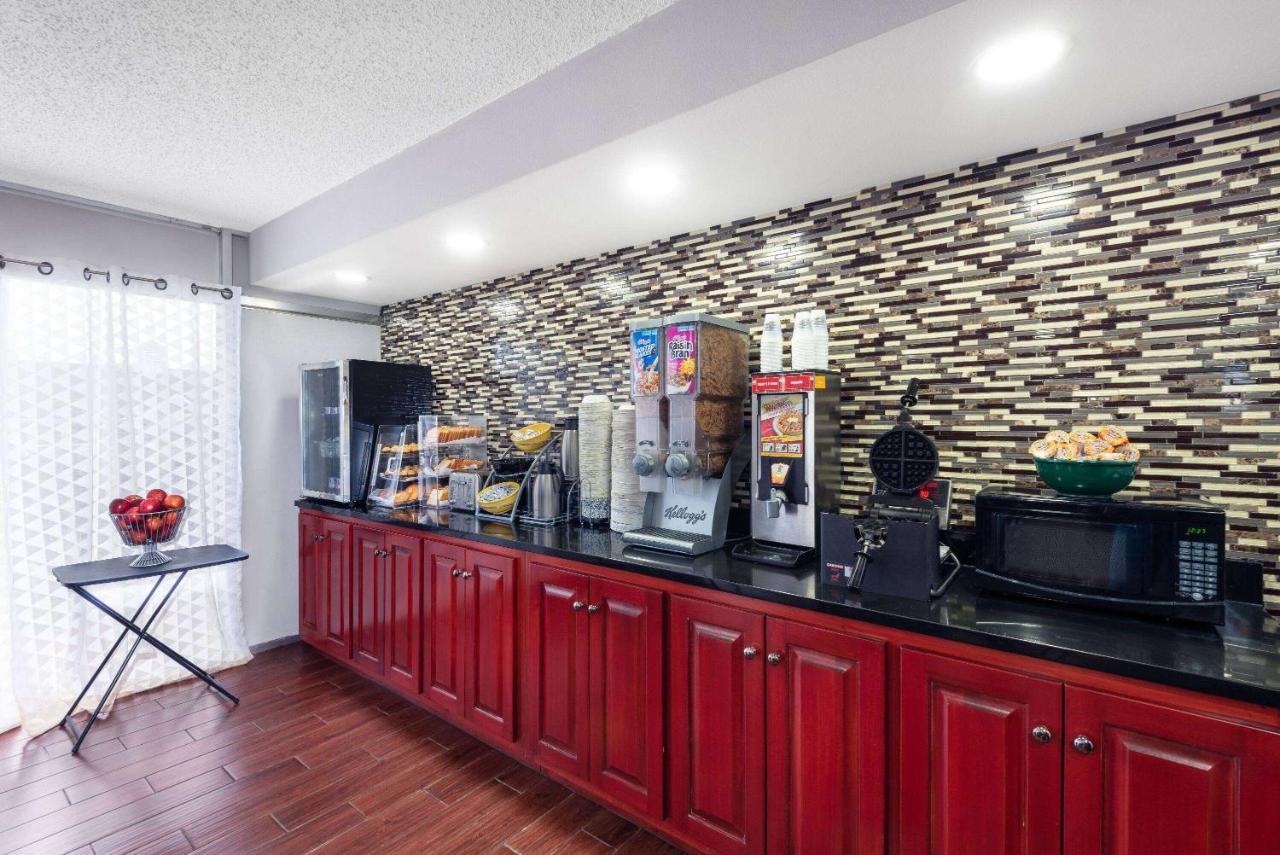 Days Inn By Wyndham Charlottesville/University Area Esterno foto