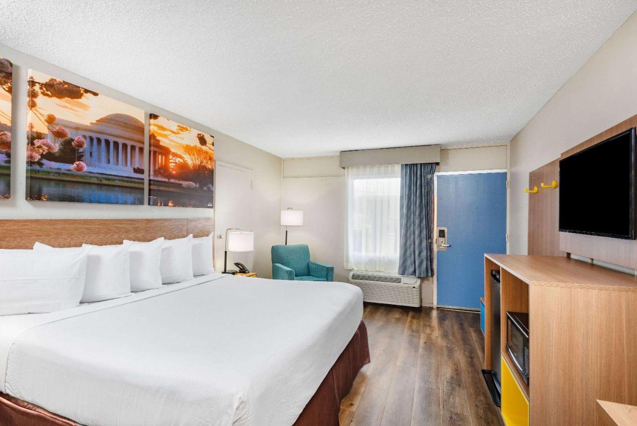 Days Inn By Wyndham Charlottesville/University Area Esterno foto