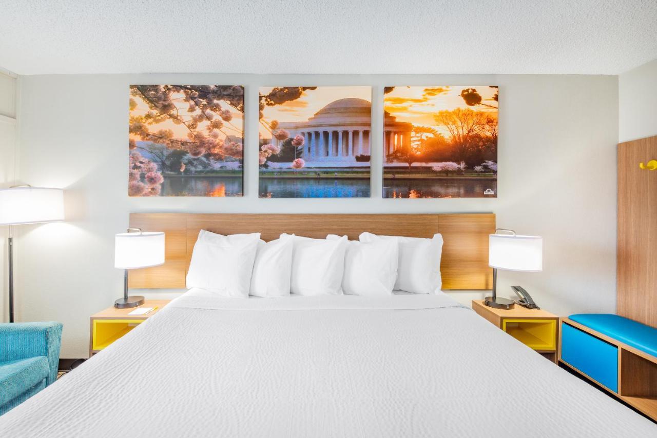 Days Inn By Wyndham Charlottesville/University Area Esterno foto
